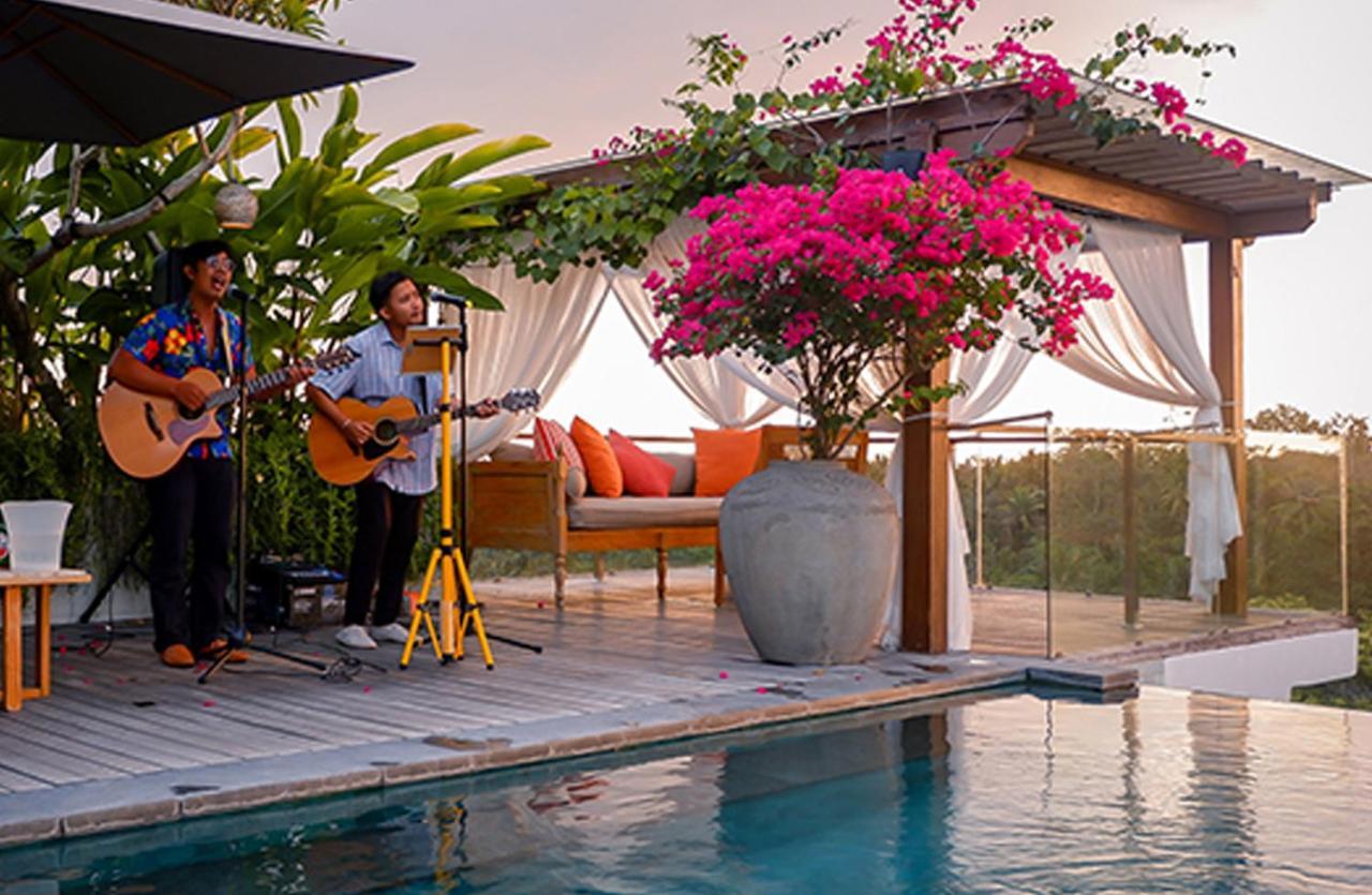 Goya Boutique Resort Ubud Exterior foto The Deck at The Village