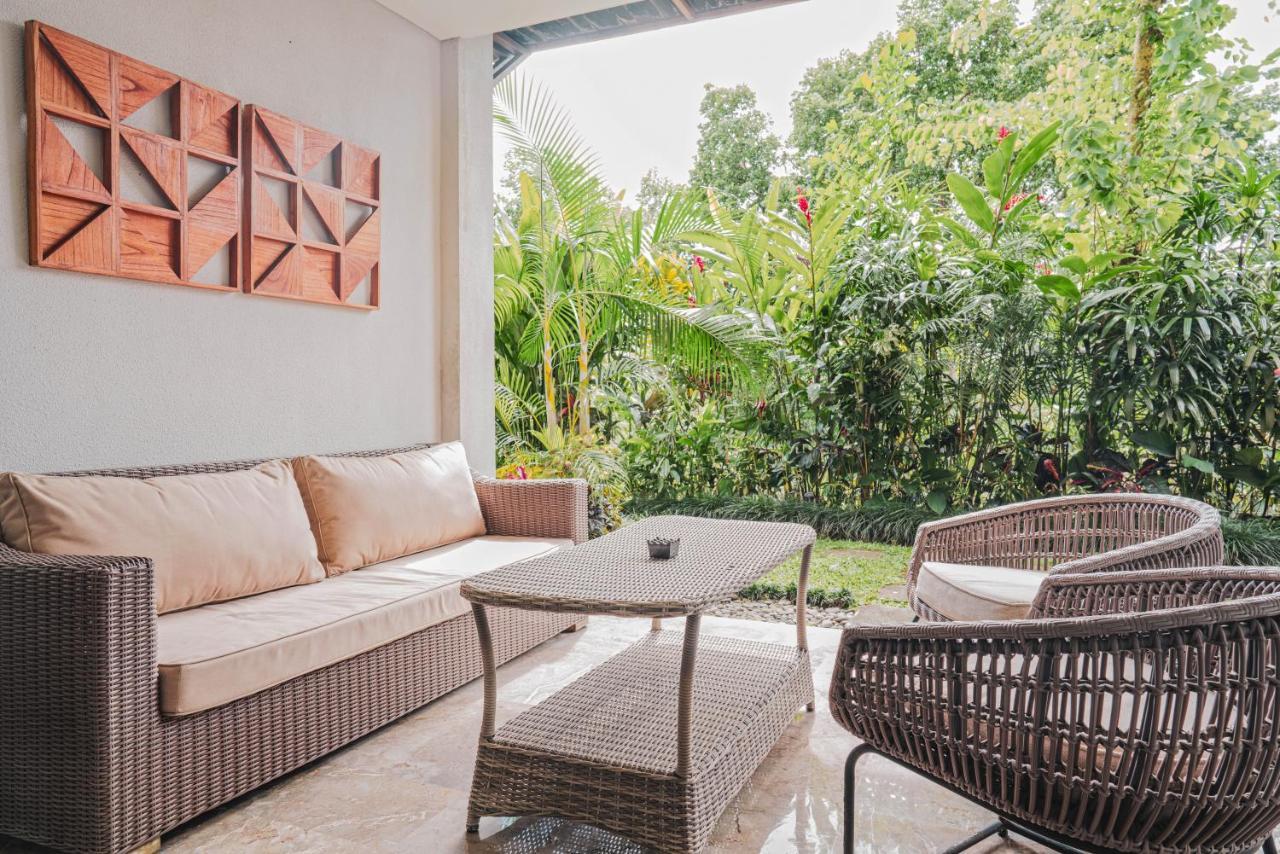 Goya Boutique Resort Ubud Exterior foto A private garden at the hotel