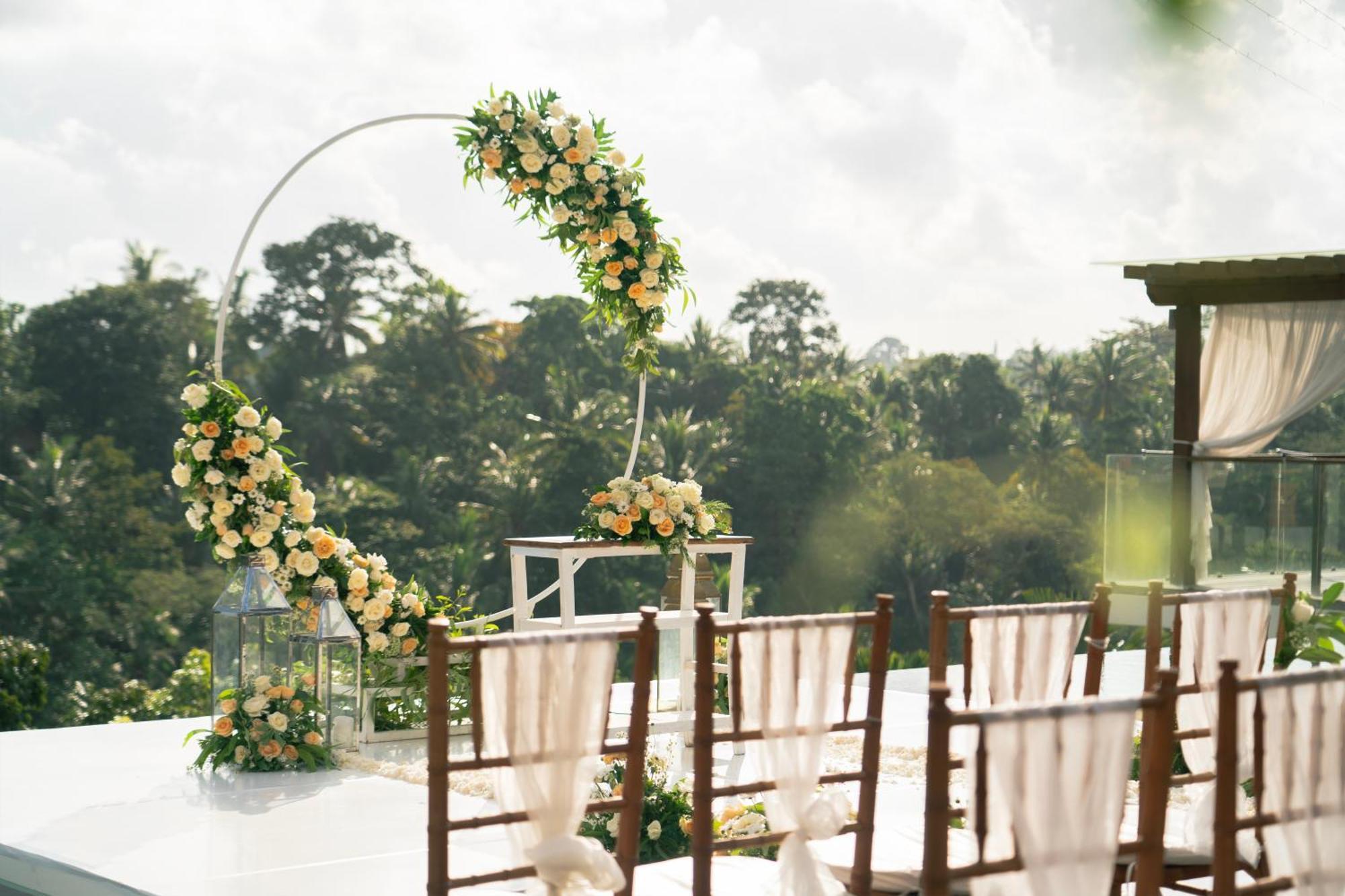 Goya Boutique Resort Ubud Exterior foto A wedding arch